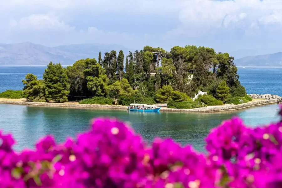 ⚪ رحلة جزيرة الأميرات